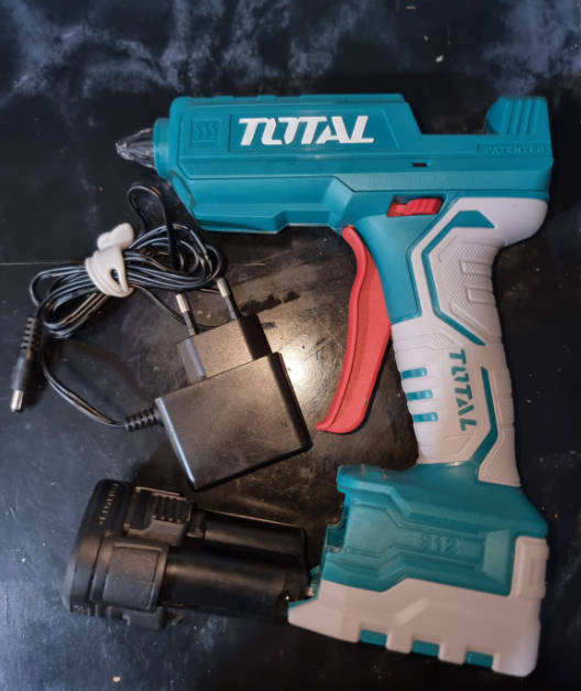 Total Tools - Cordless Heavy Duty Glue Gun / Lithium-Ion Glue Gun 12 V Includes Battery & Charger