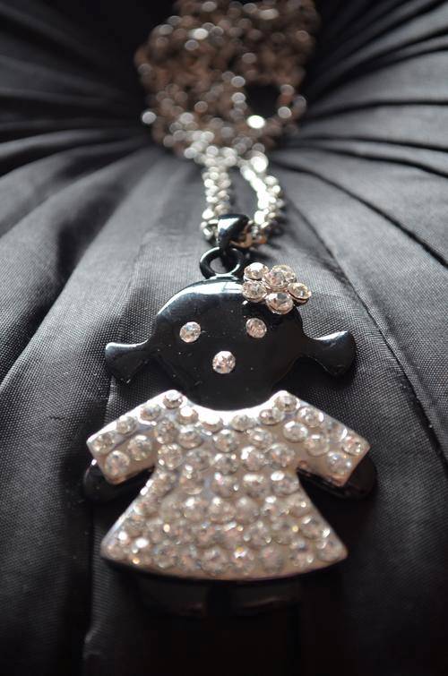TOO ADORABLE NECKLACE. THIS IS DEFINITELY A MUST HAVE!!!!