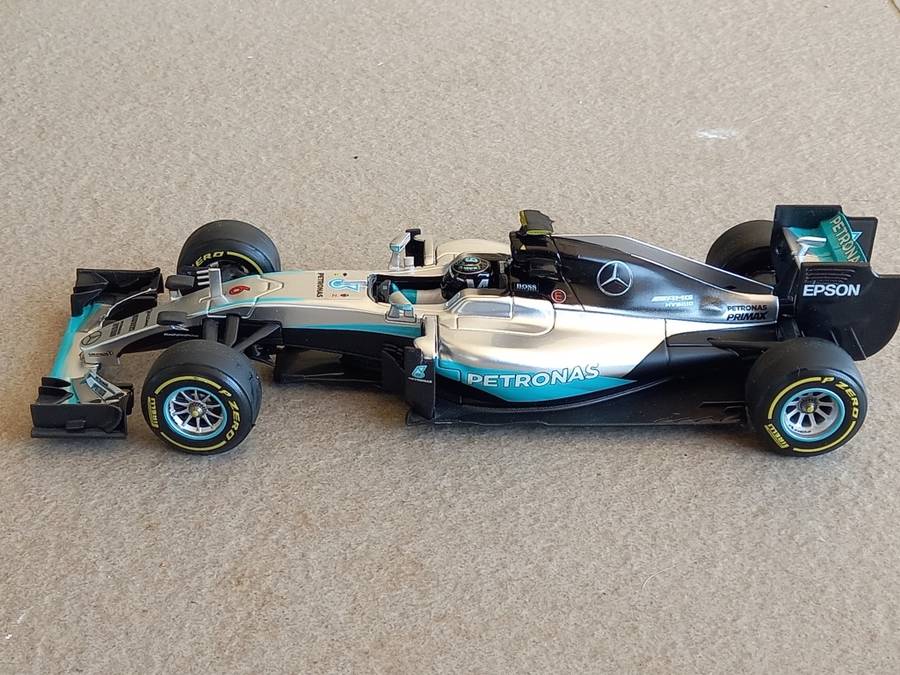 Mercedes W07 - Rosberg World Champion 2016 - Bburago 1/18