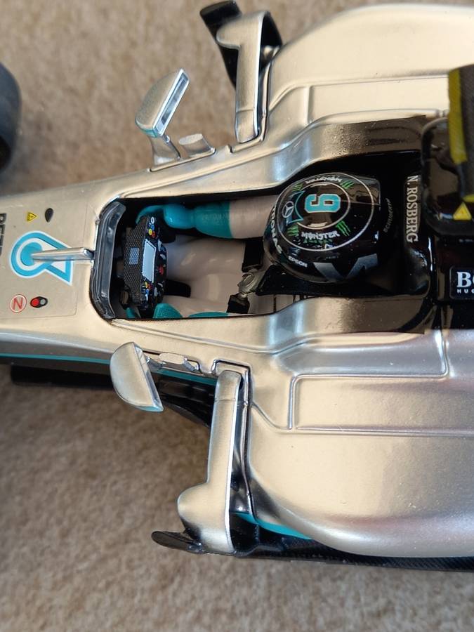 Mercedes W07 - Rosberg World Champion 2016 - Bburago 1/18
