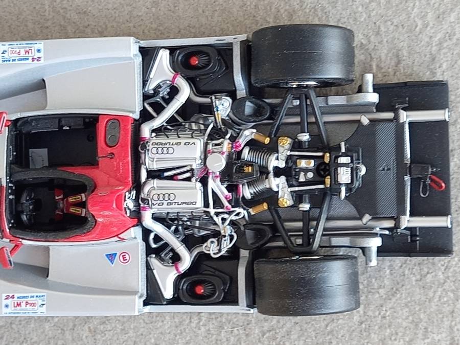 Audi R8 Le Mans winning car 2000 - Maisto 1/18