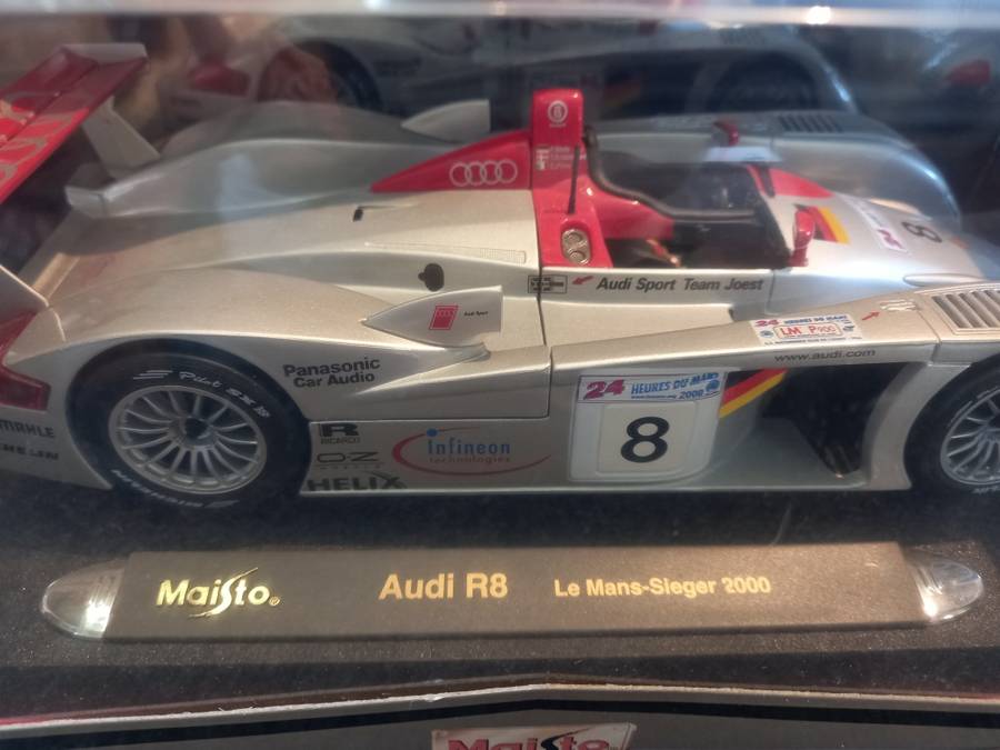 Audi R8 Le Mans winning car 2000 - Maisto 1/18