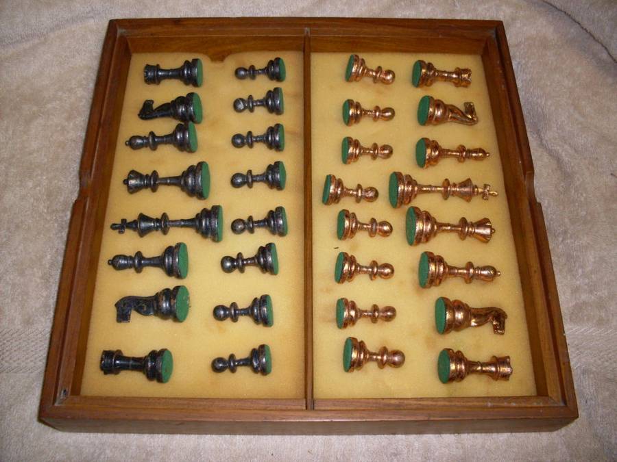 Vintage - 1972 - Copper Chess Set - made in Rhodesia ...............................