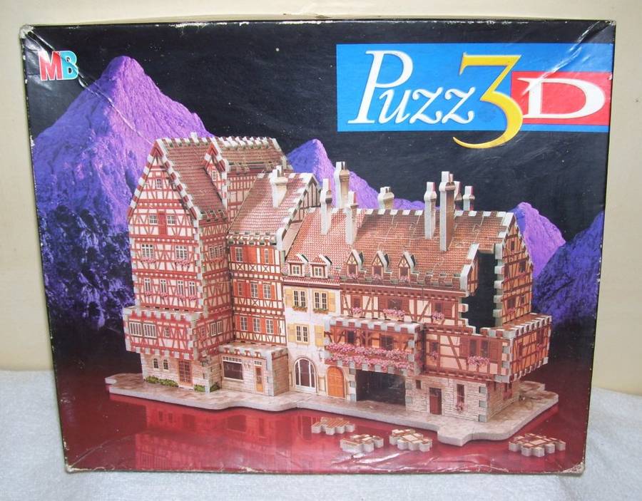 Vintage - 1996/97 - MB PUZZ 3D BAVARIAN MANSION from Milton Bradley (MB)...............