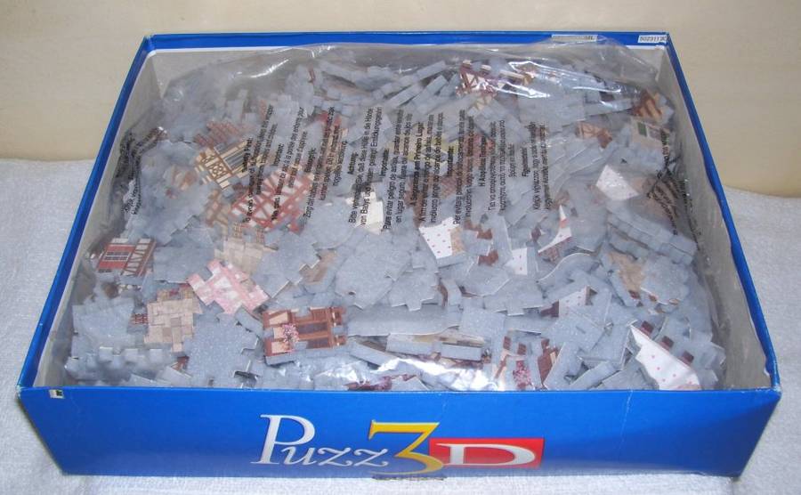 Vintage - 1996/97 - MB PUZZ 3D BAVARIAN MANSION from Milton Bradley (MB)...............