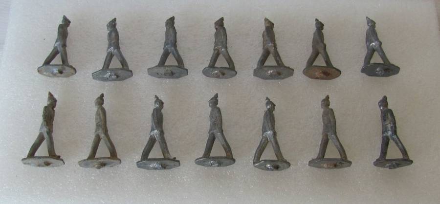 Lead Soldiers - 14 x Marching Infantry Swordsman - For Building an Army - Unfinished