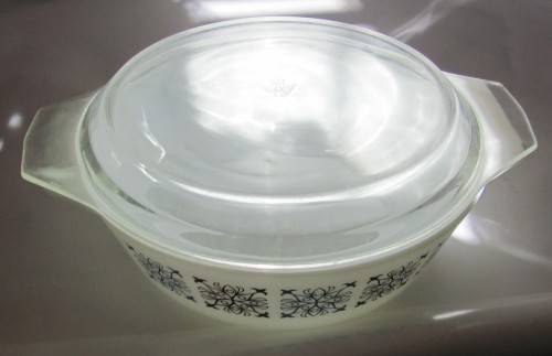 Vintage 1950`s- 1960`s JAJ Chelsea 2 Pint Oven Proof Bowl with Lid made in England - Ovenware PYREX