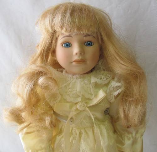 The Promenade Collection - Victoria A  noTOO 1383 - 42cm Porcelain Doll