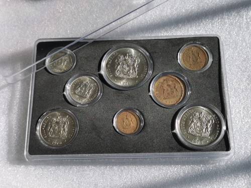 South Africa 1978 Unc Set,R1 To 1/2c.Mint pack Removed.In Coin Capsules.