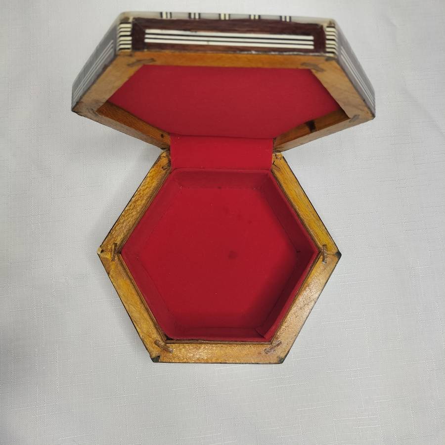 Mother of Pearl Inlay Wooden Jewelry box!!!