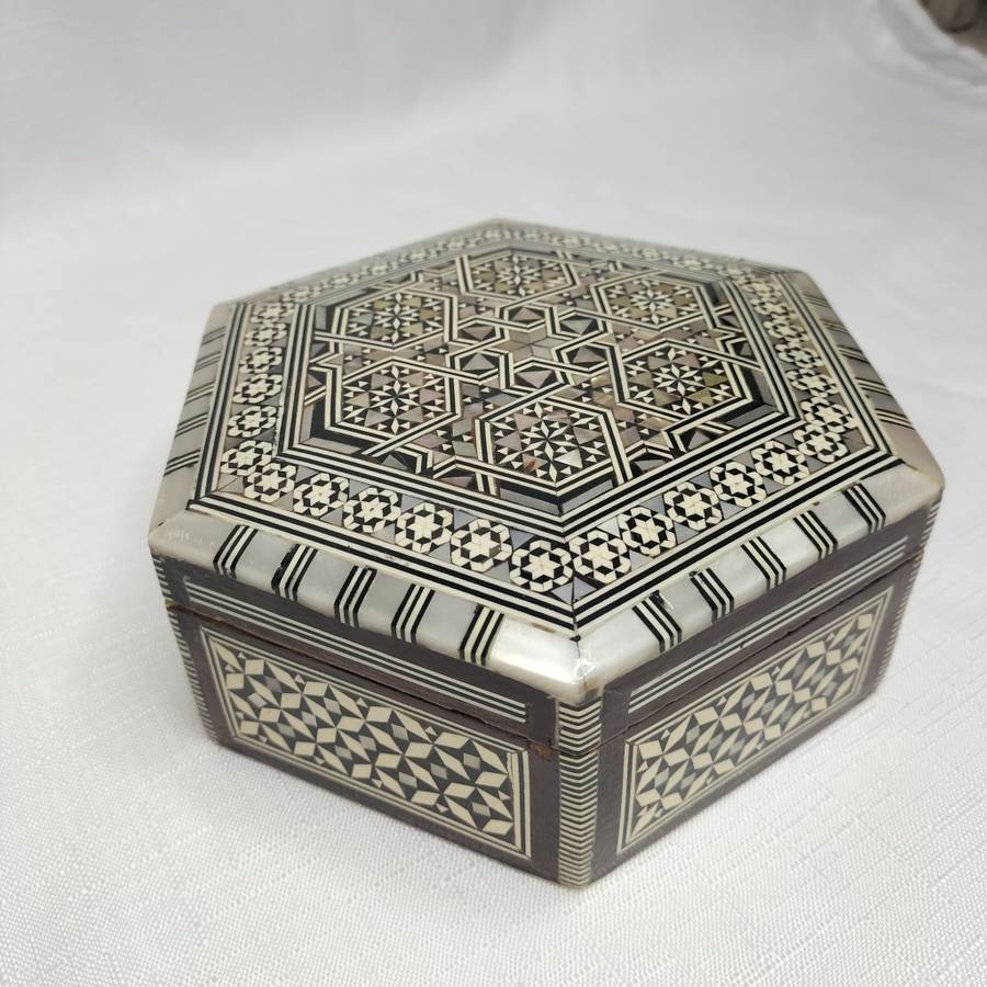Mother of Pearl Inlay Wooden Jewelry box!!!