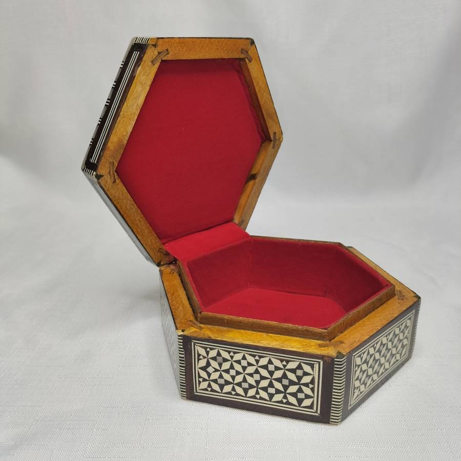 Mother of Pearl Inlay Wooden Jewelry box!!!