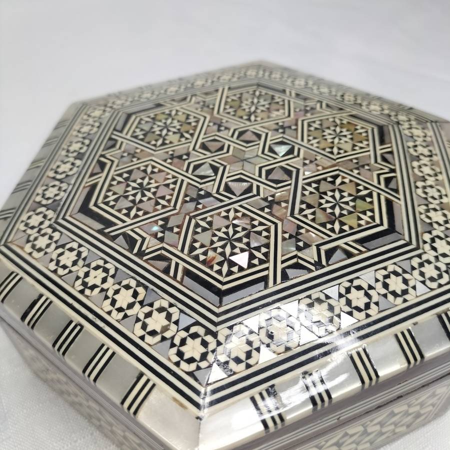 Mother of Pearl Inlay Wooden Jewelry box!!!