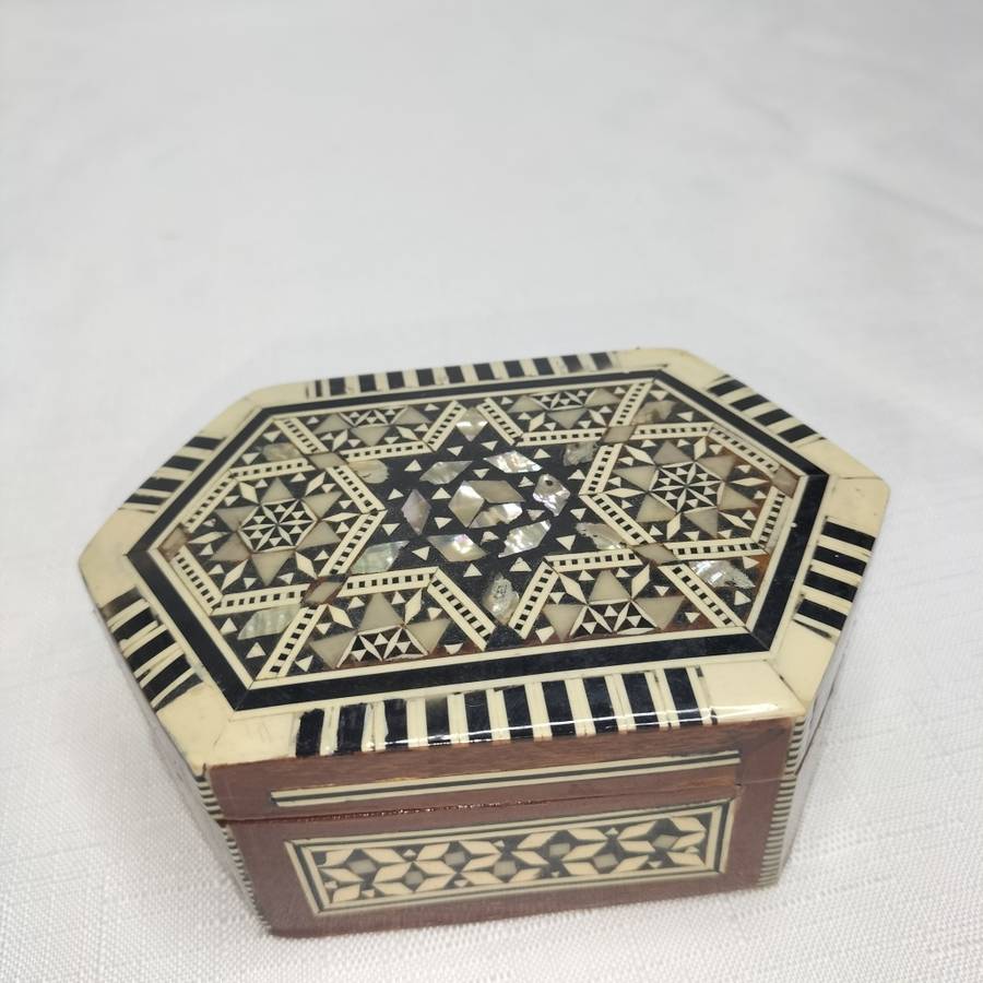 Mother of Pearl Inlay Wooden Jewelry box small!!!