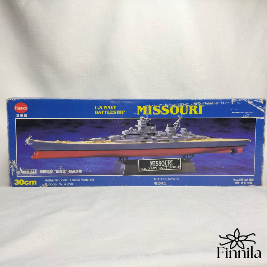 MISSOURI U.S. Navy Battleship Motor-Driven Plastic Model Kit 30 cm (Looks complete)!!!