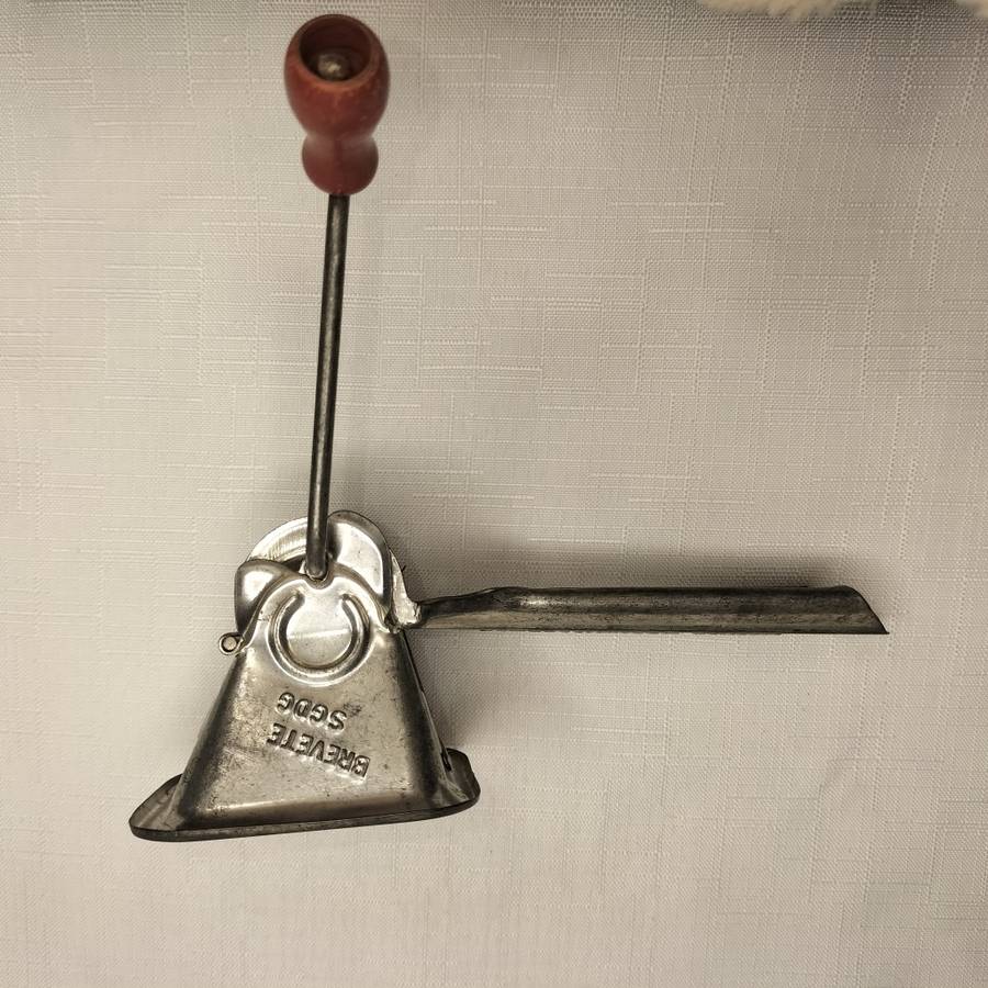 Vintage MOULI PERSIL Herb Grinder!!!