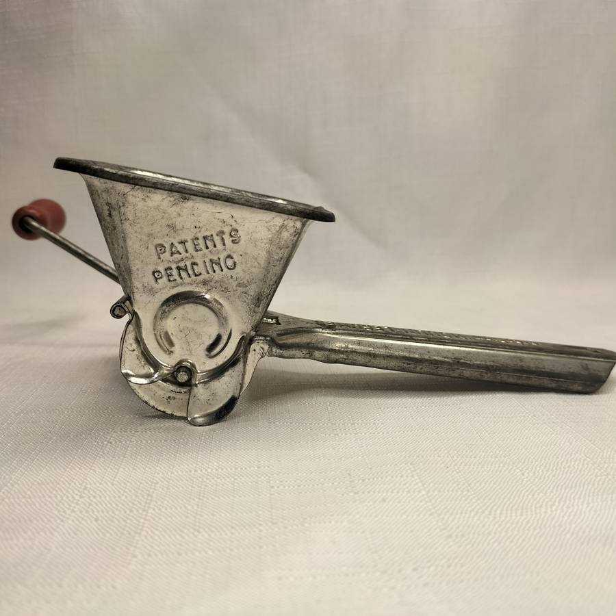 Vintage MOULI PERSIL Herb Grinder!!!