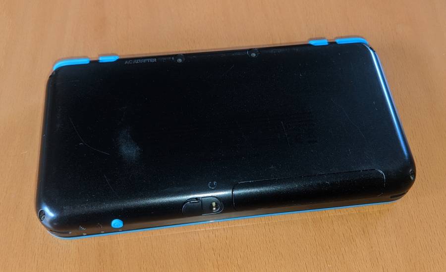 New Nintendo 2DS XL Black + Turquoise