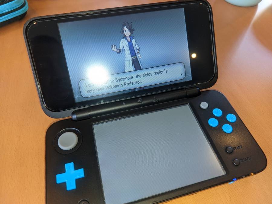 New Nintendo 2DS XL Black + Turquoise