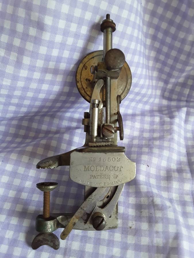 Moldacot Pocket Sewing Machine