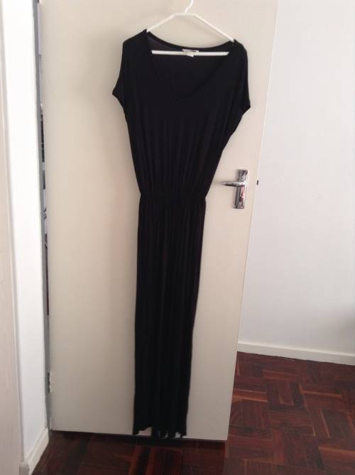 H&M black maxi dress - small