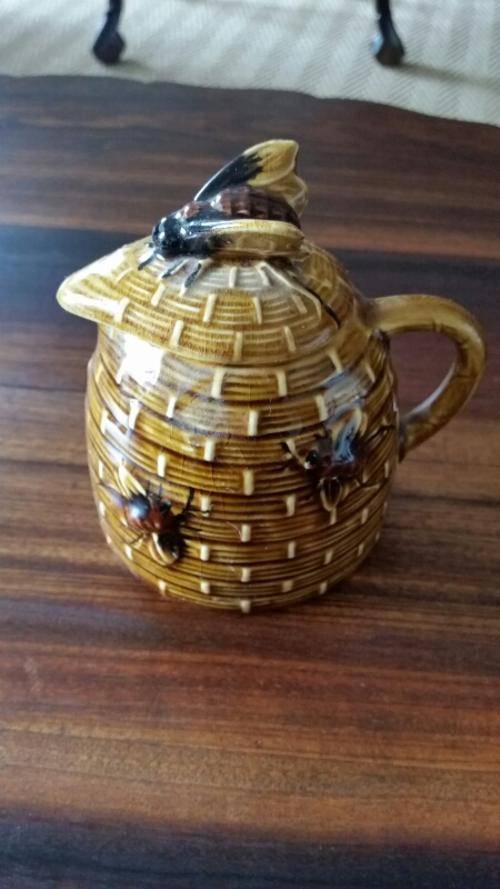 Vintage Bee Cup