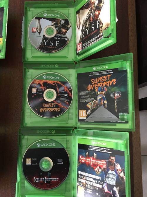Xbox One Kinect + 8 Games BUNDLE
