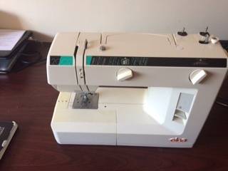 ELNA 2002 SEWING MACHINE