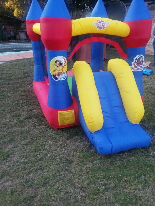 SPUR KIDS BOUNCING CASTLE !! GREAT CONDITION !!