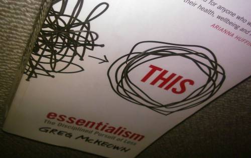 Essentialism - The Disciplined Pursuit of Less by Greg Mckeown *Sale