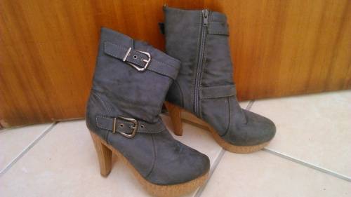 Ladies boots