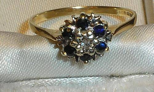 ***R11 900*** 9CT GOLD REAL SAPPHIRE & DIAMOND CLUSTER RING - P