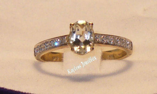 ***R4999***A REAL BEAUTY!! 9CT GOLD GREEN AMETHYST & DIAMOND RING SIZE M