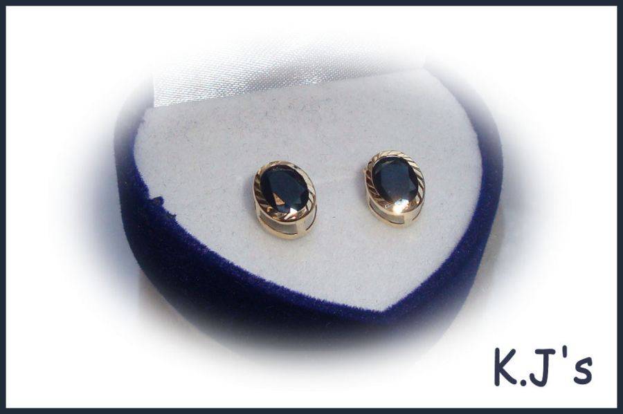 ***R3200***FESTIVE SEASON GIFT: Beautiful 9ct gold deep blue sapphire stud earrings