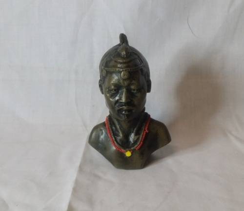 TOP  QUALITY  RESIN AFRICAN FIGURINE / BUST ..