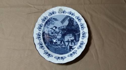 DELFT HOLLAND SPECIAL LIMITED COLLECTORS EDITION THE OLD CLOG MAKER SERIE 2717 OVAL  PLATE