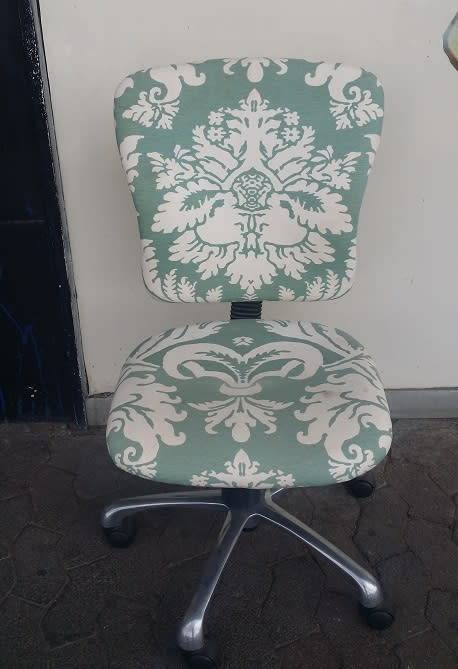 TYPIST CHAIR ON CASTERS  /  BUYER MUST COLLECT EDENVALE JHB