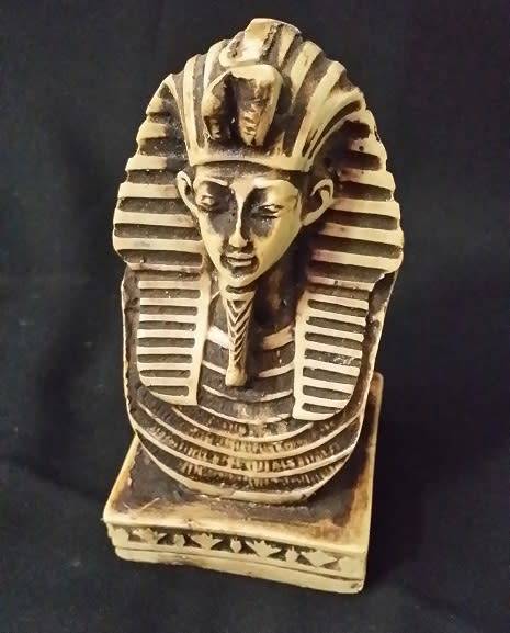 EGYPTIAN PHAROAH  TUTANKHAMEN
