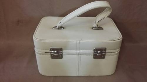 VINTAGE VANITY CASE