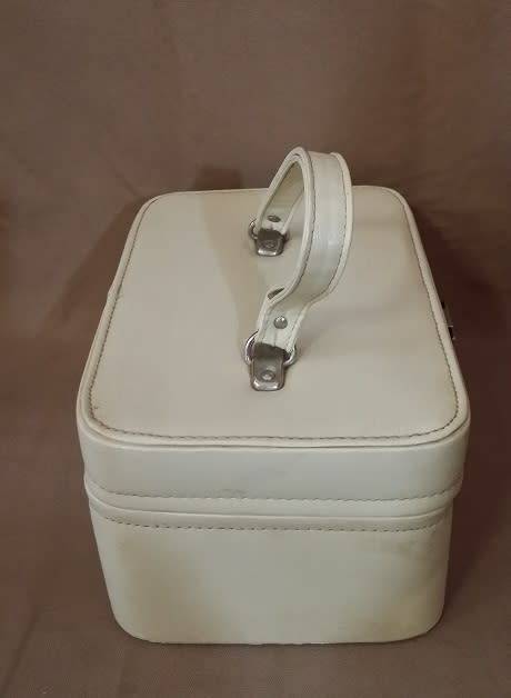 VINTAGE VANITY CASE