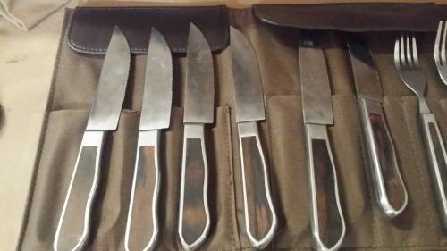 12 PIECE STEAK KNIFE SET AND FORKS
