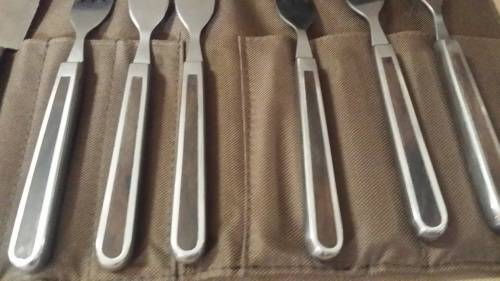 12 PIECE STEAK KNIFE SET AND FORKS