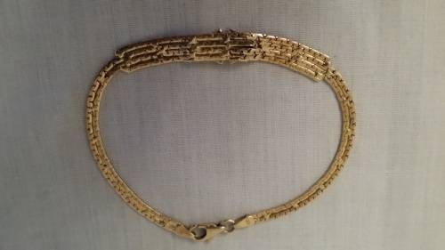 14ct  GOLD AND 10 SMALL  DIAMONDS BRACELET