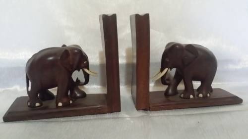 WOODEN BOOKENDS ELEPHANTS HAND CARVED POLISHED  16 CM X 12 CM