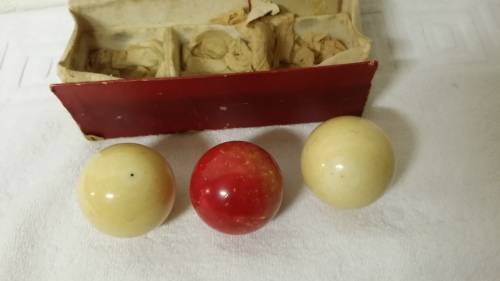ANTIQUE IVORY  BALLS