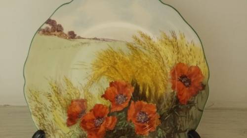 ROYAL DOULTON   DISLAY PLATE 26 CM