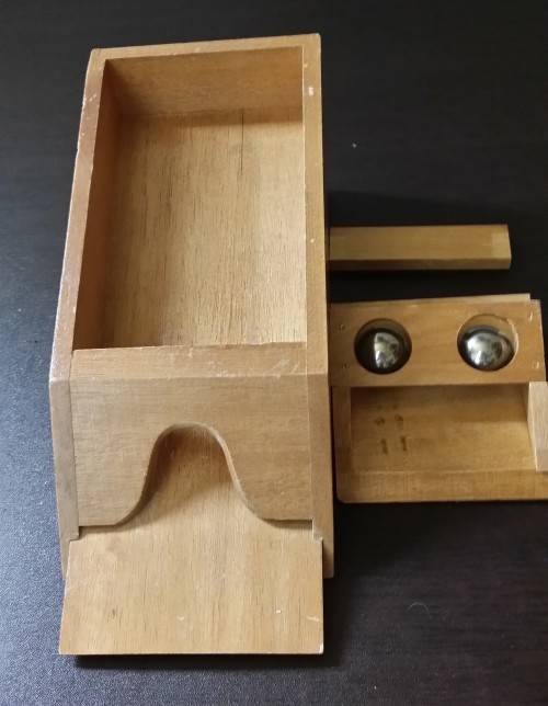 PLAYING CARDS DEALER BOX