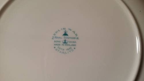 MERLIN WARE ROYAL STAFFORD ENGLAND PLATE 23 CM