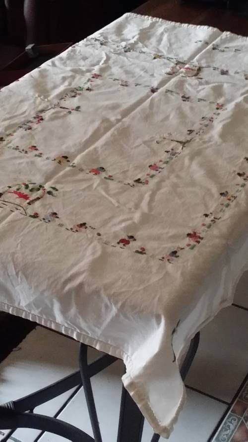 TABLE CLOTH  SQUARE  EMBROIDERY CLOTH 97  CM
