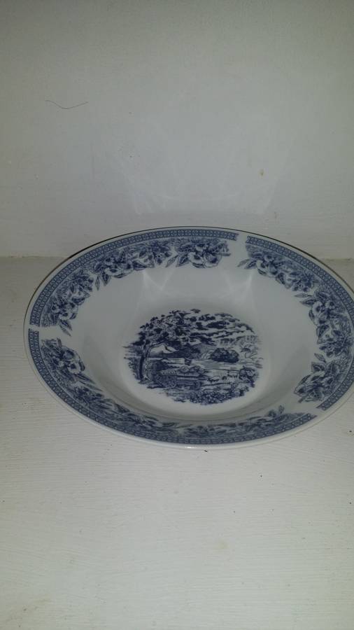 Royal England  Blue and White Dish 20 x 4 cm